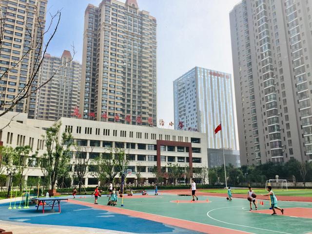 万柏林区凤凰双语小学好不好？2019一周岁了