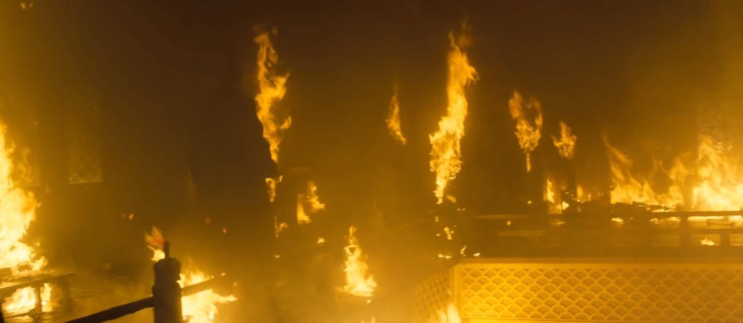 被困火场看离公如何逃生