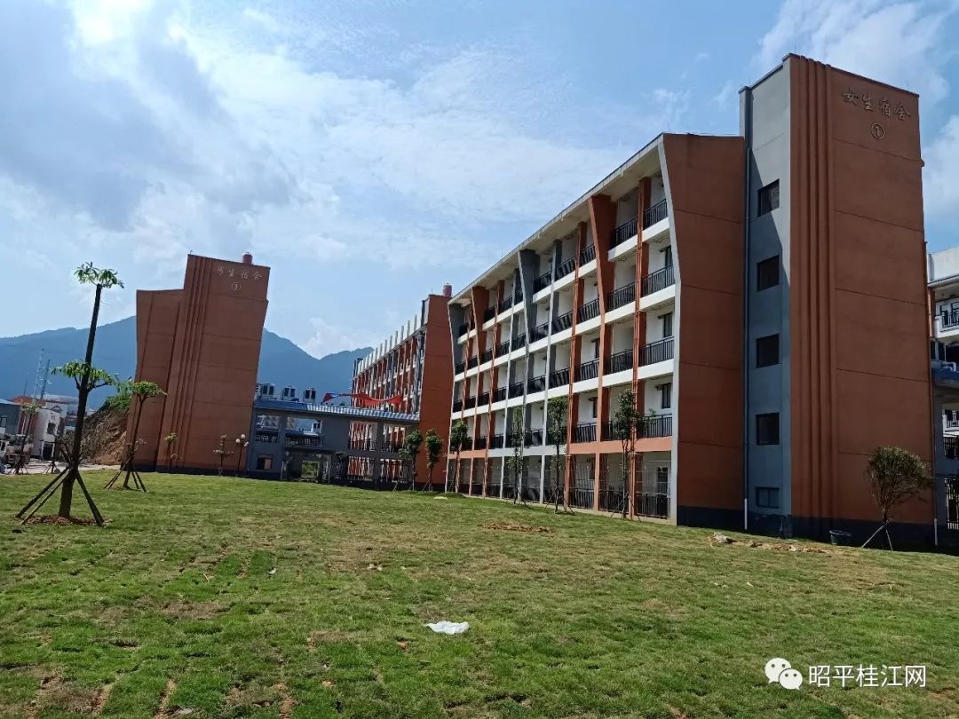 羡慕昭平四中搬入新校区啦高清视频图片近距看新校区2019年秋季学期