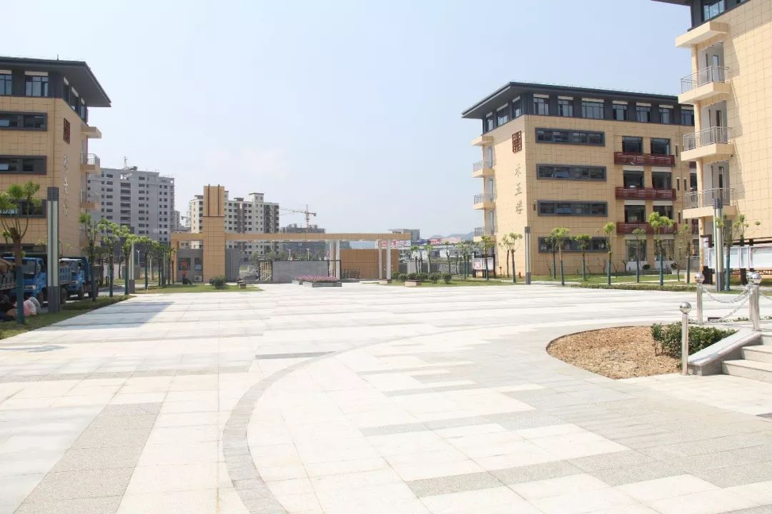 就在明天祁门一中新校区正式启用快来看看新校区
