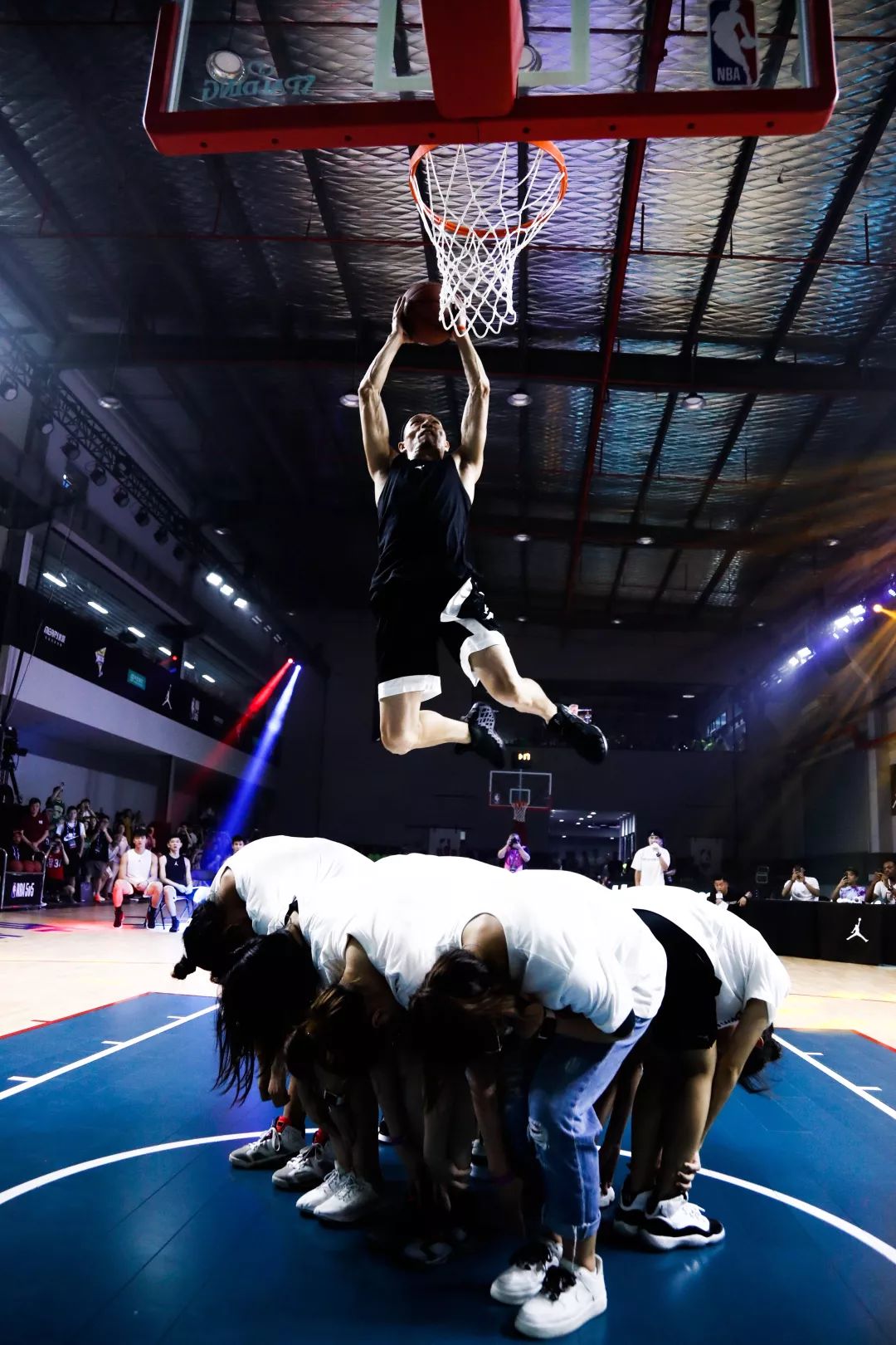 中国扣篮帝陈登星飞跃极限的人生梦想