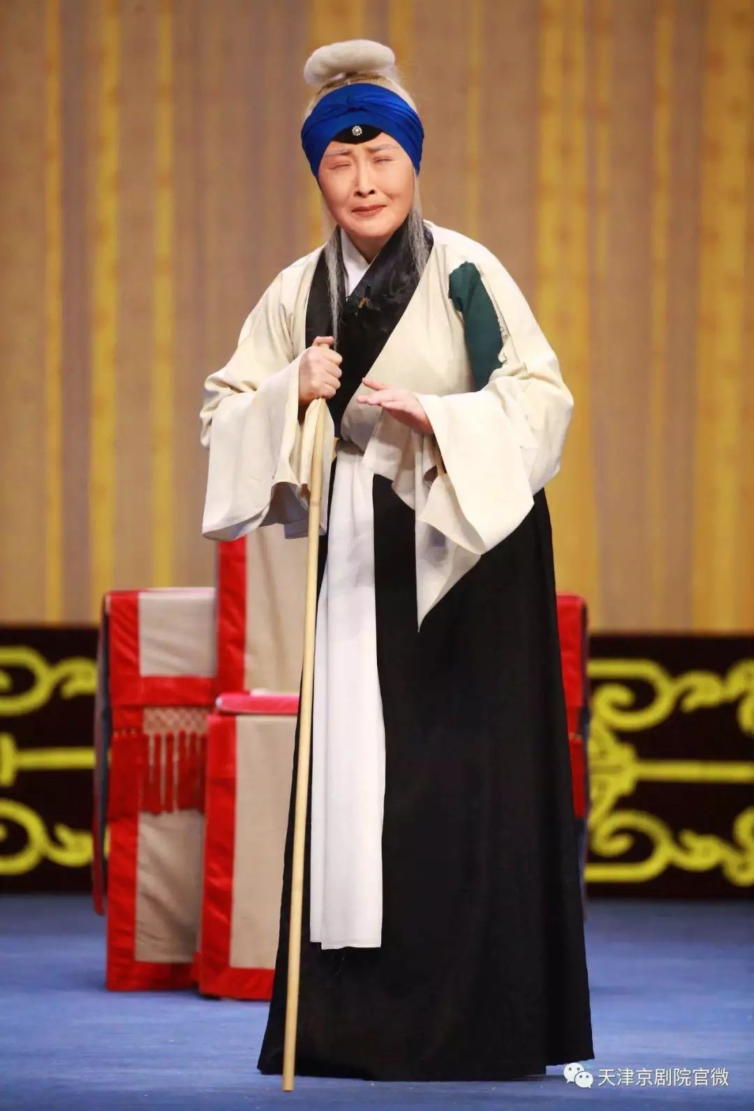 北京京剧院一团老旦演员.毕业于中国戏曲学院.