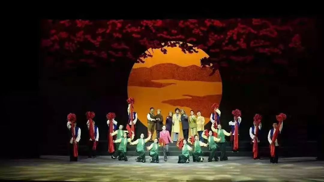 百舸争流,奋楫者先.2009年,大厂评剧歌舞团整体改制为国有独资企业.