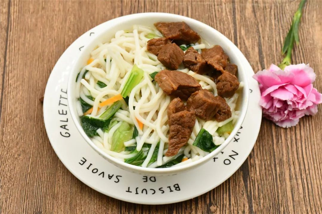 红烧牛肉面·蒸地瓜