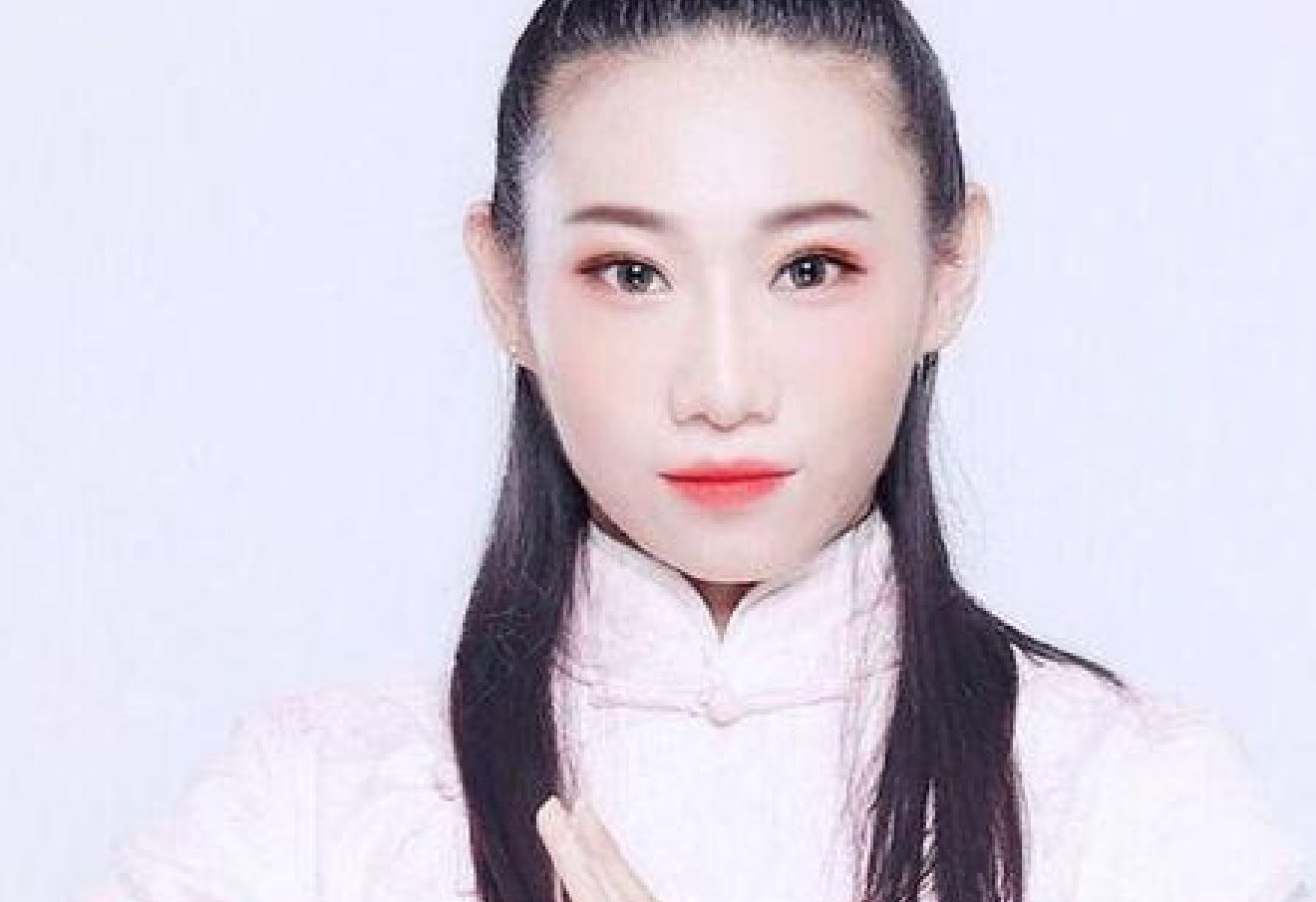 女相声演员王小遒否认打人我没有但无法忍受侮辱人的包袱