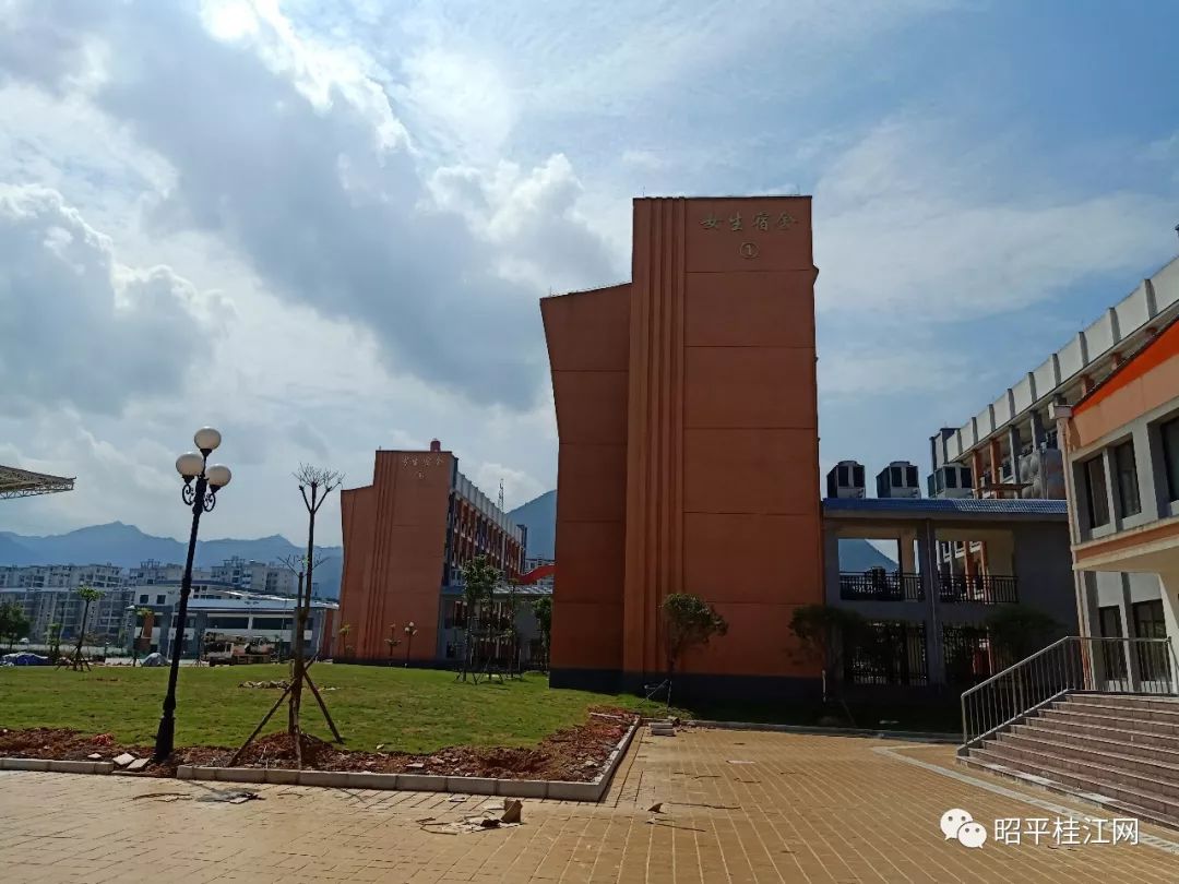 羡慕昭平四中搬入新校区啦高清视频图片近距看新校区2019年秋季学期