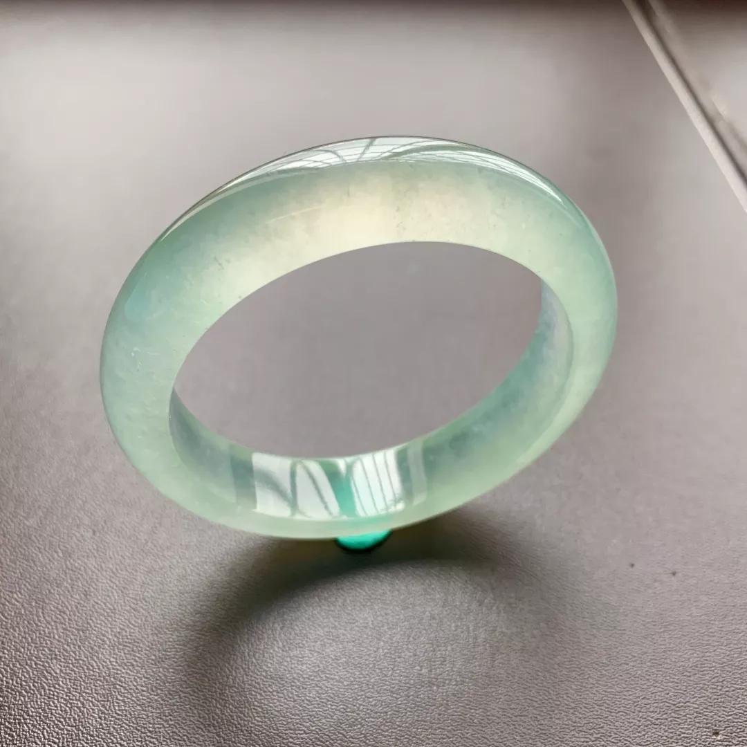 高货丨手镯梦幻起来,连女人都害怕!_翡翠