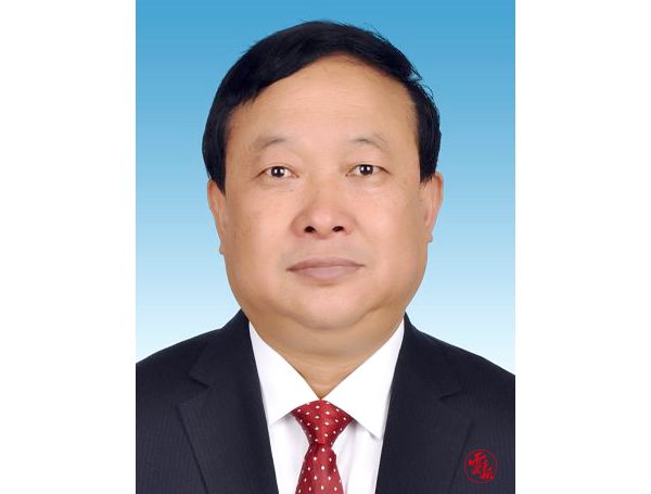 历任大理州政协民族宗教"三胞"联络委员会主任,大理州教育局副局长(正