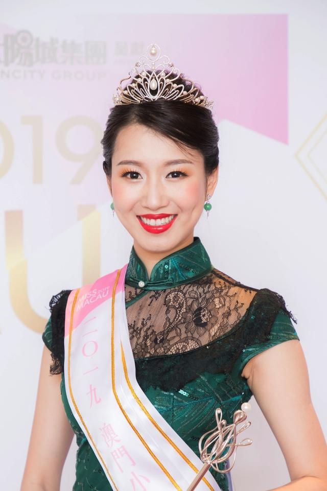 原创澳门小姐时隔十年举办三甲佳丽素质平平三料冠军梁洛郗略显老气