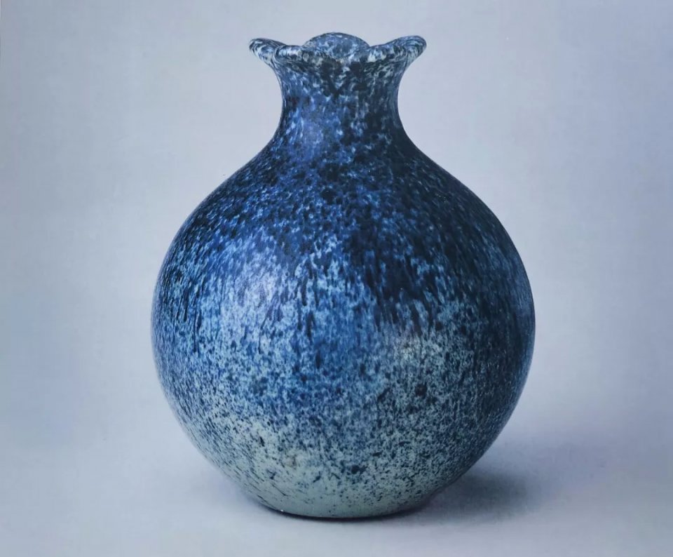 清 雍正 青金蓝釉石榴尊 北京故宫博物院清 雍正 青金蓝釉折沿盆 北京