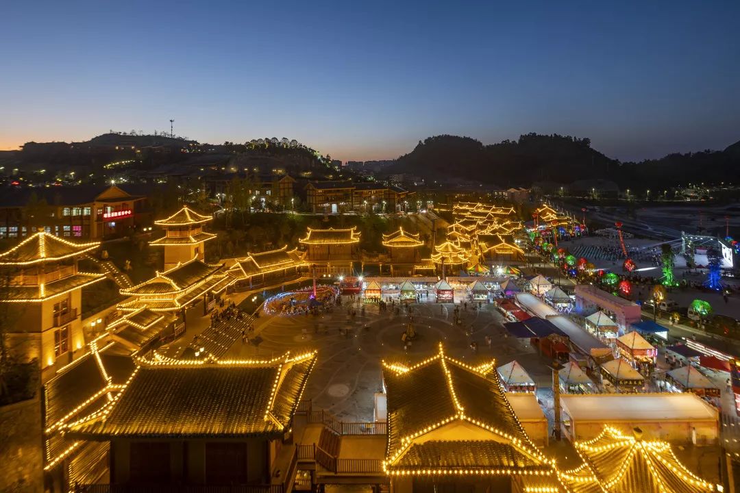 中国"2019环中国自驾游集结赛——长征之路"贵州晴隆站发车_晴隆县