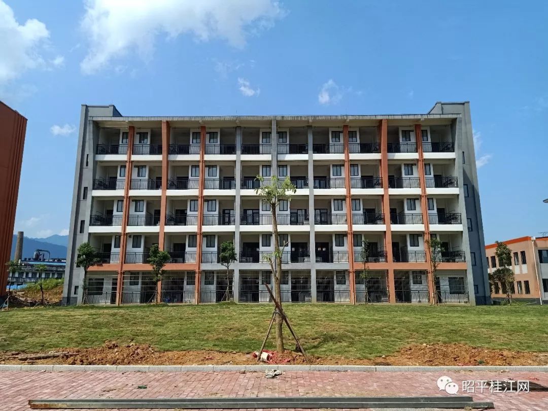 羡慕昭平四中搬入新校区啦高清视频图片近距看新校区2019年秋季学期