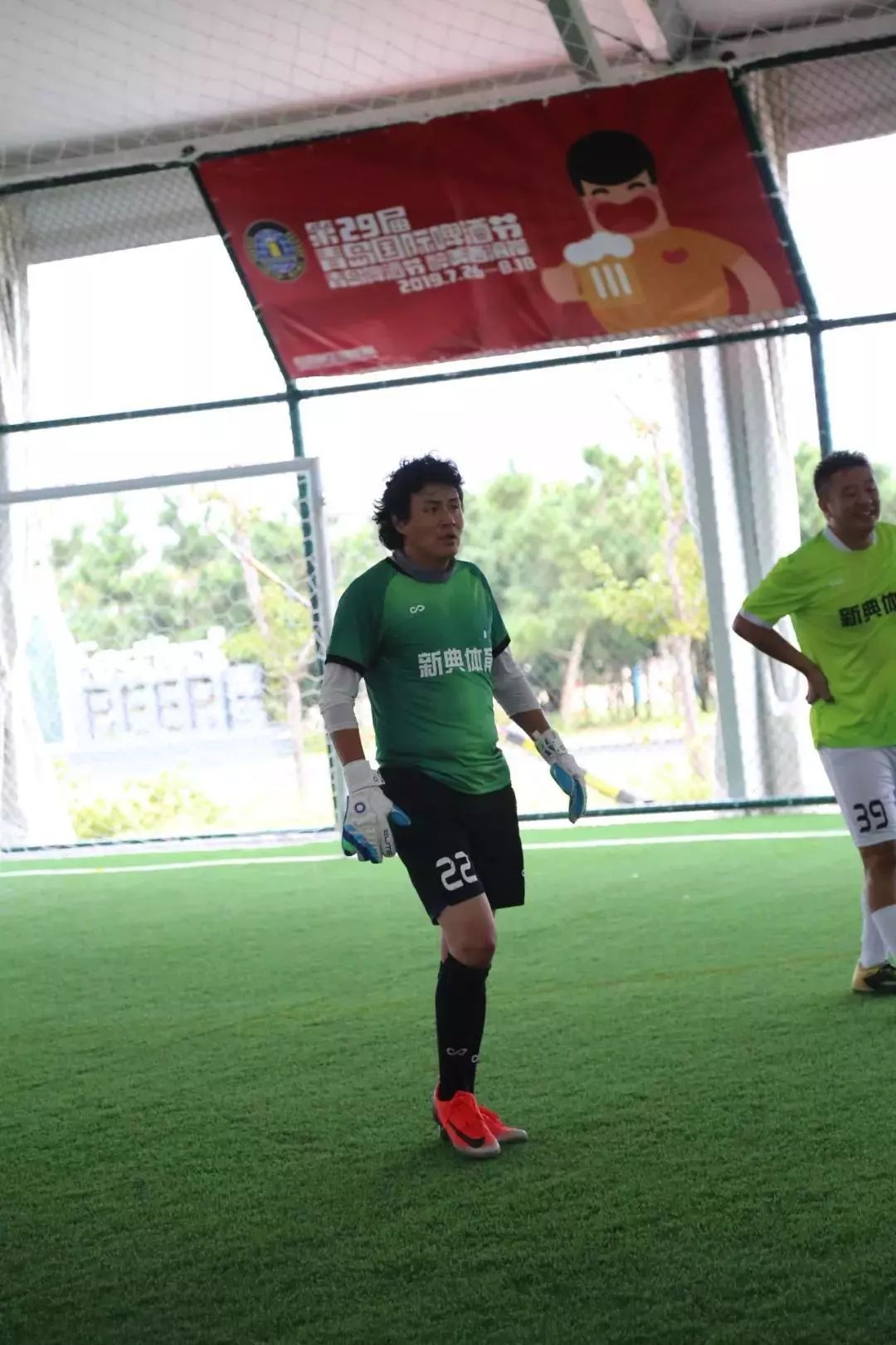 鲁能门将张蓬生发挥出色,点球大战中接连扑出对手两粒点球青花郎