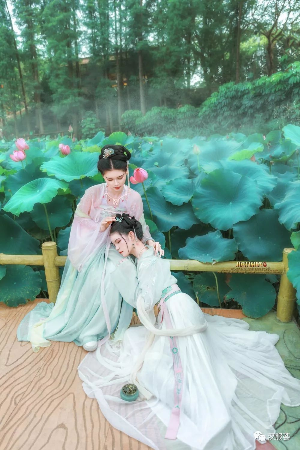 汉服闺蜜 | 荷你一起,便是人间好时光