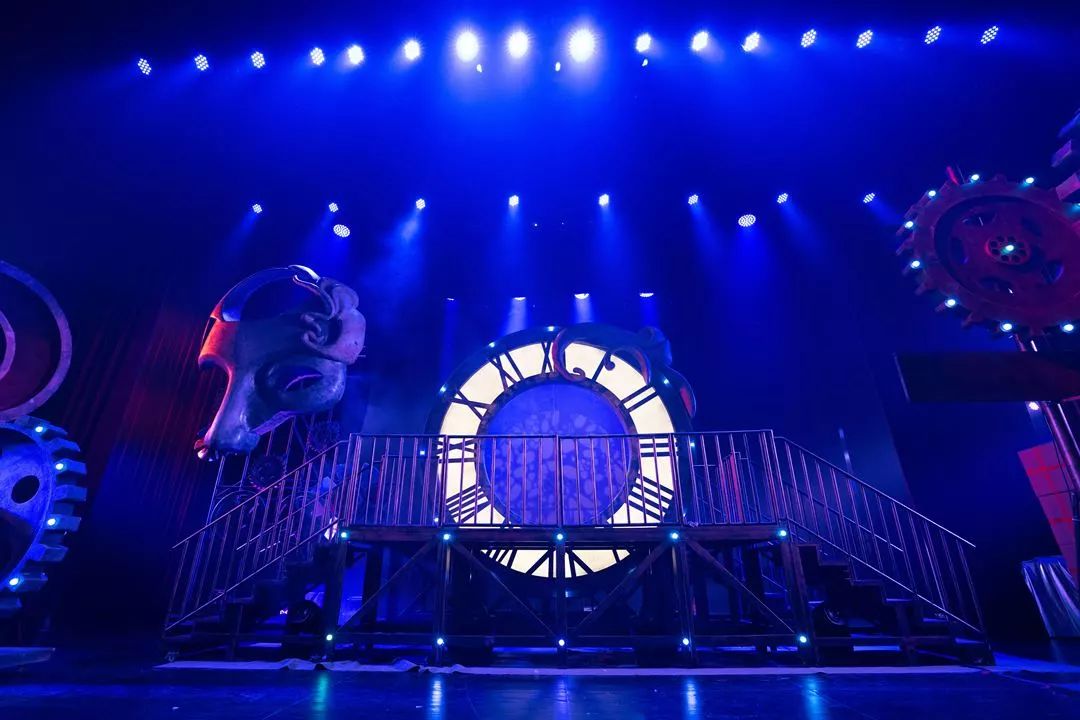 大型舞台魔术秀《魔天轮·起源》,用魔法传递欢乐_世界