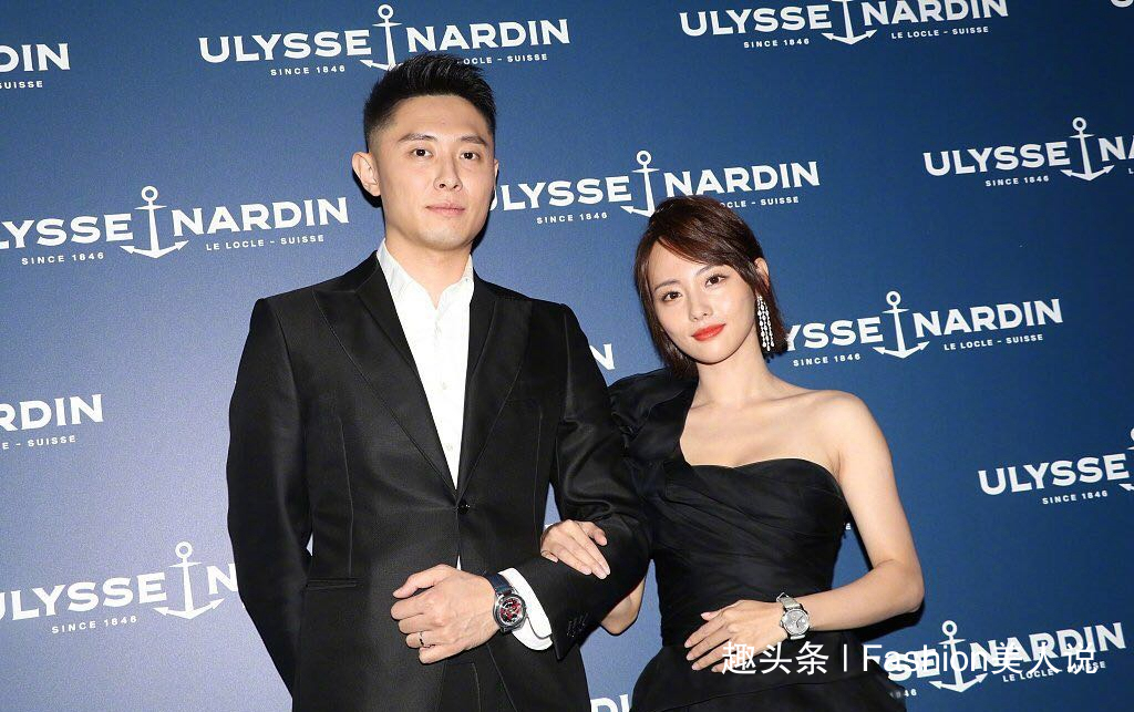 张嘉倪携丈夫现身一袭小黑裙精致优雅188cm买超穿西装太帅了