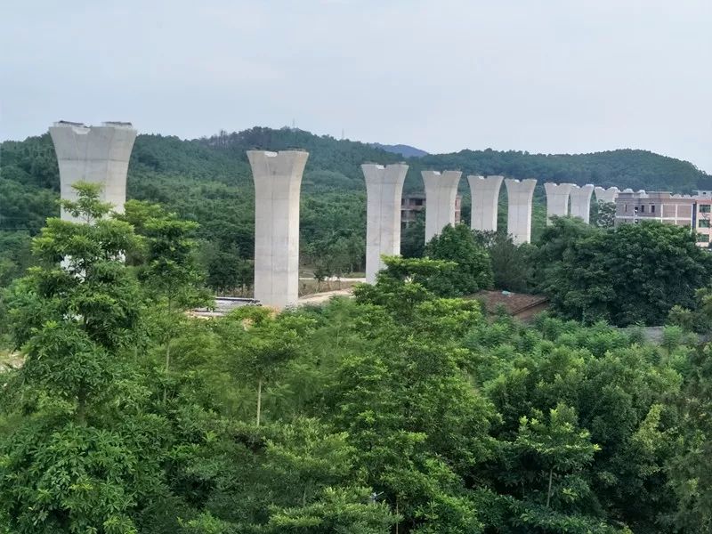 铁建南方新白广城际跨广河高速特大桥钻孔桩全部完成