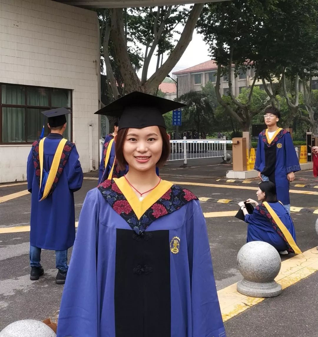 09大家好,我是程佩芬,来自江西上饶美丽的鄱阳湖,毕业于西安交通大学