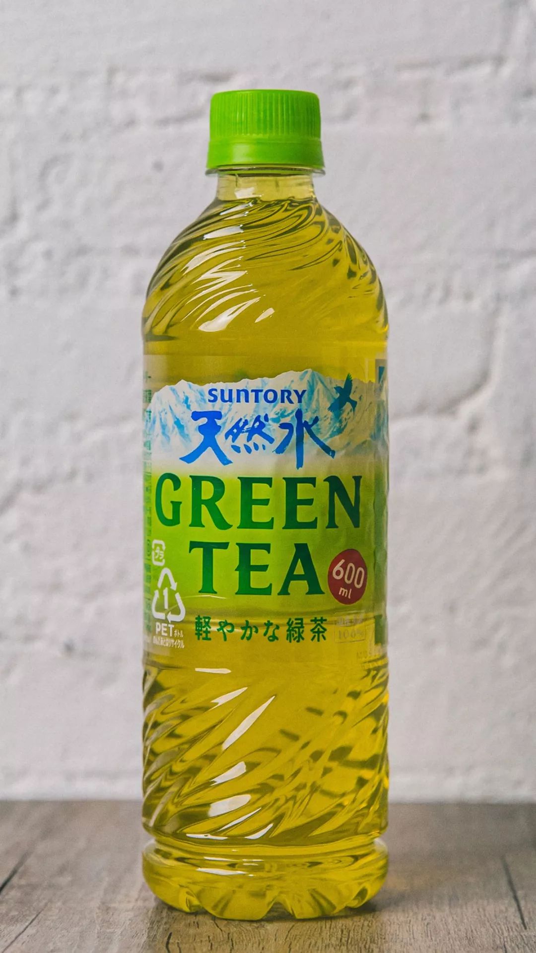 我希望无糖的茶可以接替潮流人士手上的可乐汽水