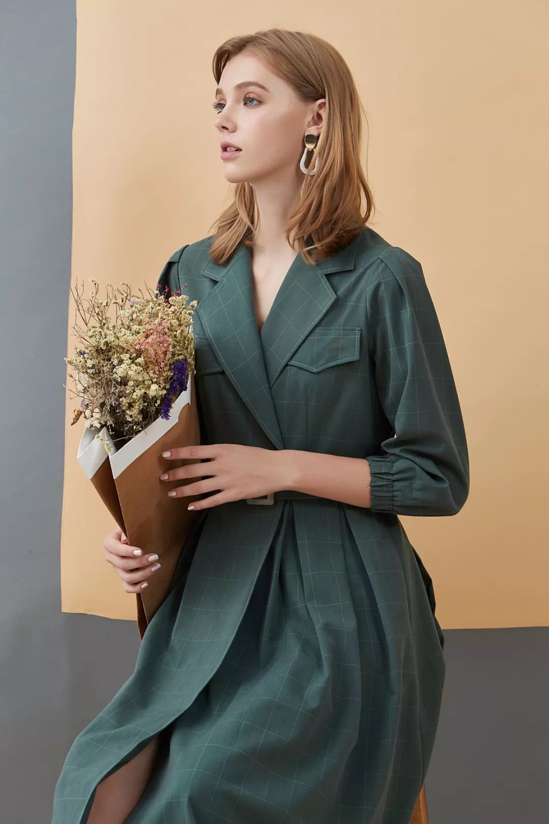 enjoy新品连衣裙是属于初秋的浪漫情怀