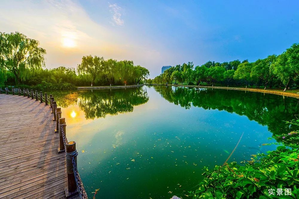 济南高新区彩虹湖美景简介