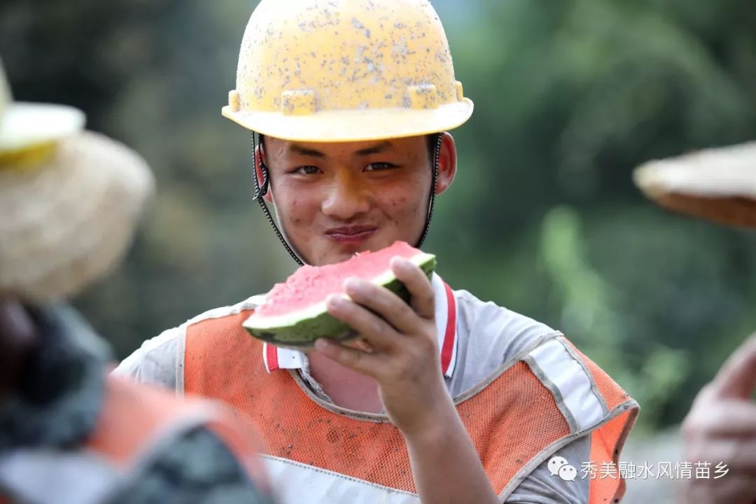 重点项目快建设脱贫攻坚再提速