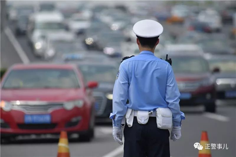 帅气警察背影图片图片