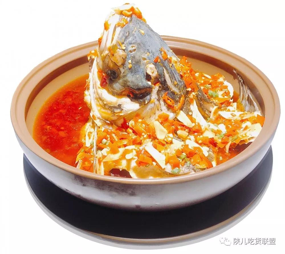 每日特价菜介绍 周一:剁椒霸王鱼头 原价118元/份,现价38元/份