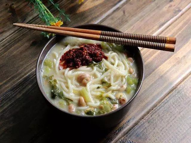 河南洛陽風味麵食——漿麵條!