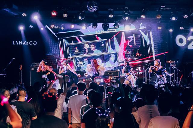 平方青年插电之夜潮流派对在广州maolivehouse上演音乐制躁