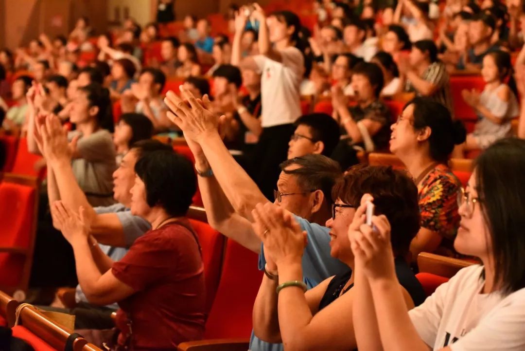 著名越剧演员方亚芬演绎经典越剧祥林嫂观众直呼没看够