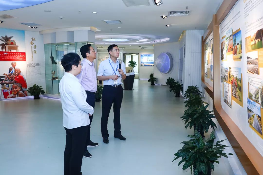 湖北省商务厅副厅长陈华荣调研葛洲坝国际公司
