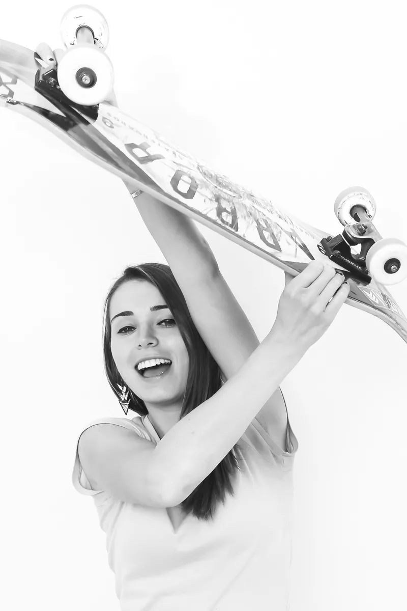 amelia brodka 十二岁开始滑板,那一年他的家人带着她一起去观看了 x