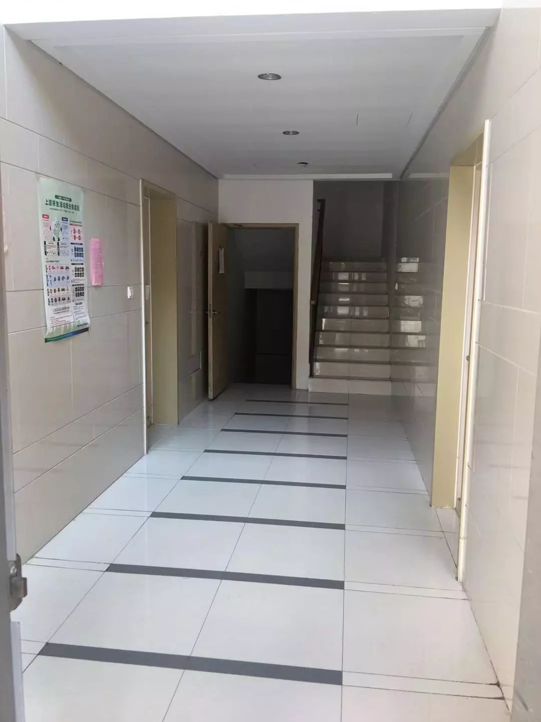 楼道安全从不堆物开始为自己负责更为他人负责消除陋习建立安全楼道