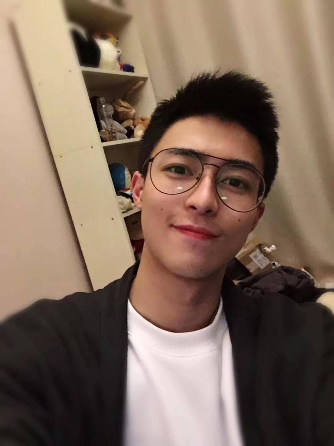 男神图鉴自古芳心留不住唯有腹肌得人心