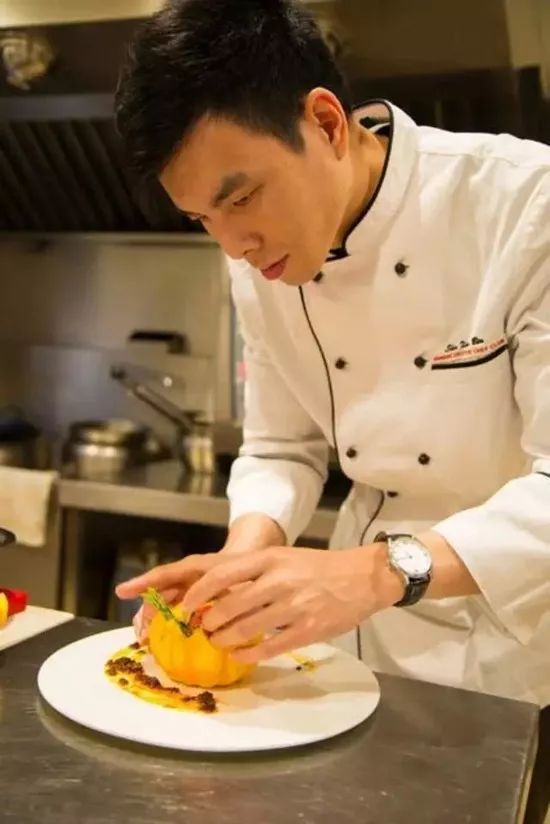 十大名厨之一周元昌得意门生沈贤斌坐镇,纽约名媛私藏的洋风沪菜,就藏