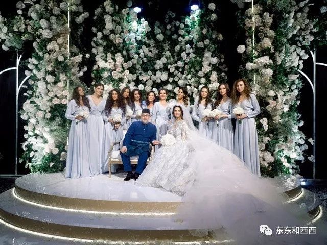 去年11月,穆罕默德五世声称休病假,飞到莫斯科办了一场伊斯兰教婚礼