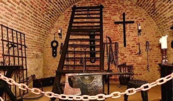 朱元璋发明一种酷刑只是一张普通纸百年时间却为何没人能抗住