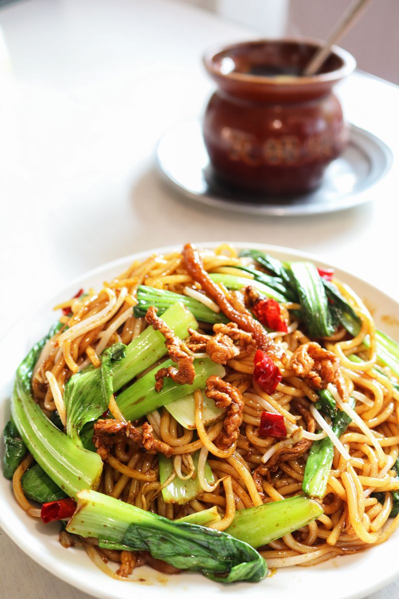 比炒面好吃100倍的炒粉 /进店标配就是南昌炒粉 瓦罐汤,一般食量的