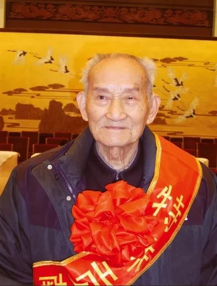 惊悉噩耗日月无光中国酒业泰斗秦含章先生仙逝