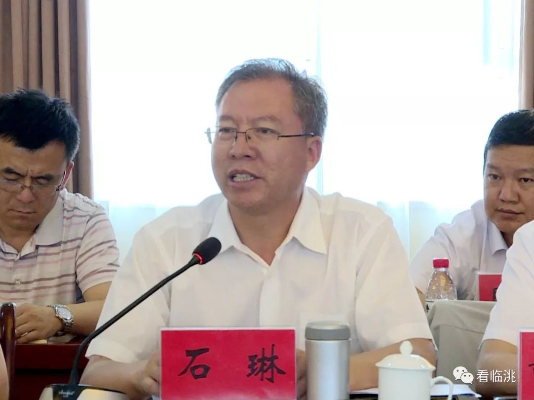 会上,石琳汇报了甘肃农业大学应用技术学院项目建设进展情况; 甘肃