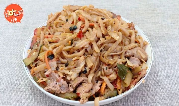 老友炒粉大测评多家老字号同台比拼究竟谁能胜出