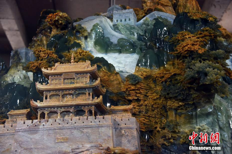 世界最大玉雕"长城"在岫岩竣工