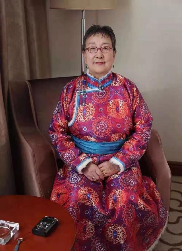 巾帼引领阿娜仁其木格