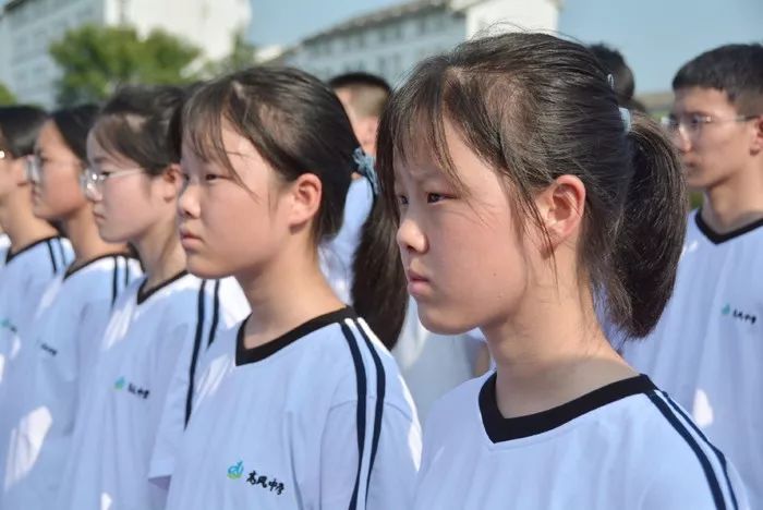 高风中学500名高一新生参加军训