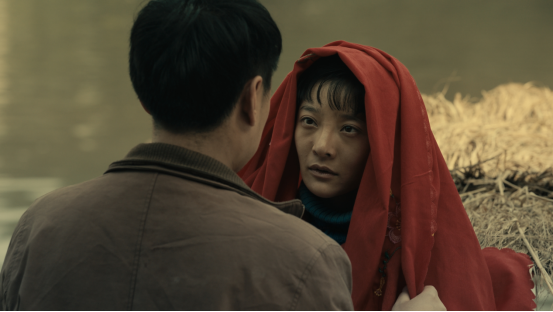 麦子的盖头媲美红高粱徐岑子巩俐不同立意下的红盖头