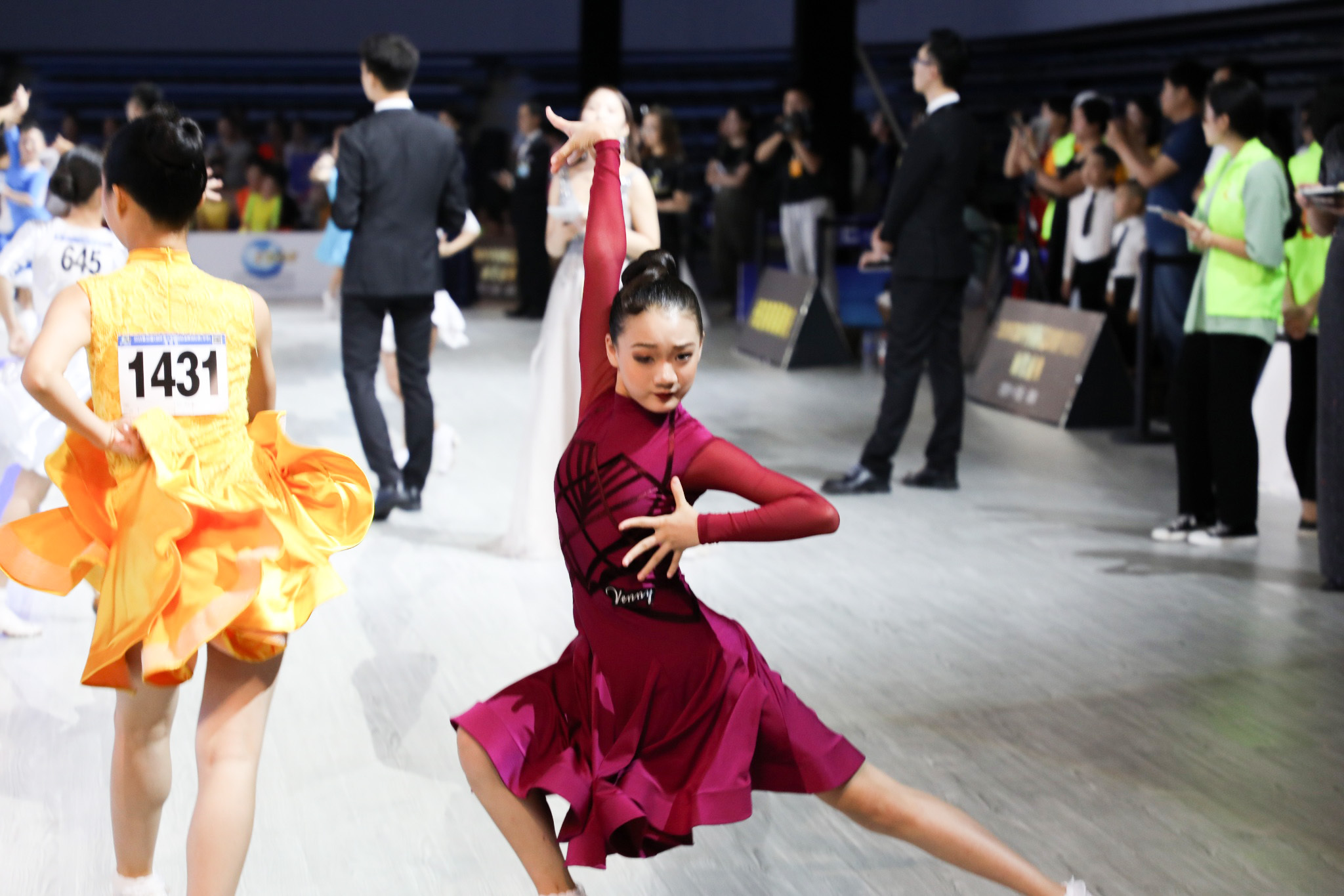 2019cbdf青少年国标舞锦标赛华中河南代表队再获佳绩