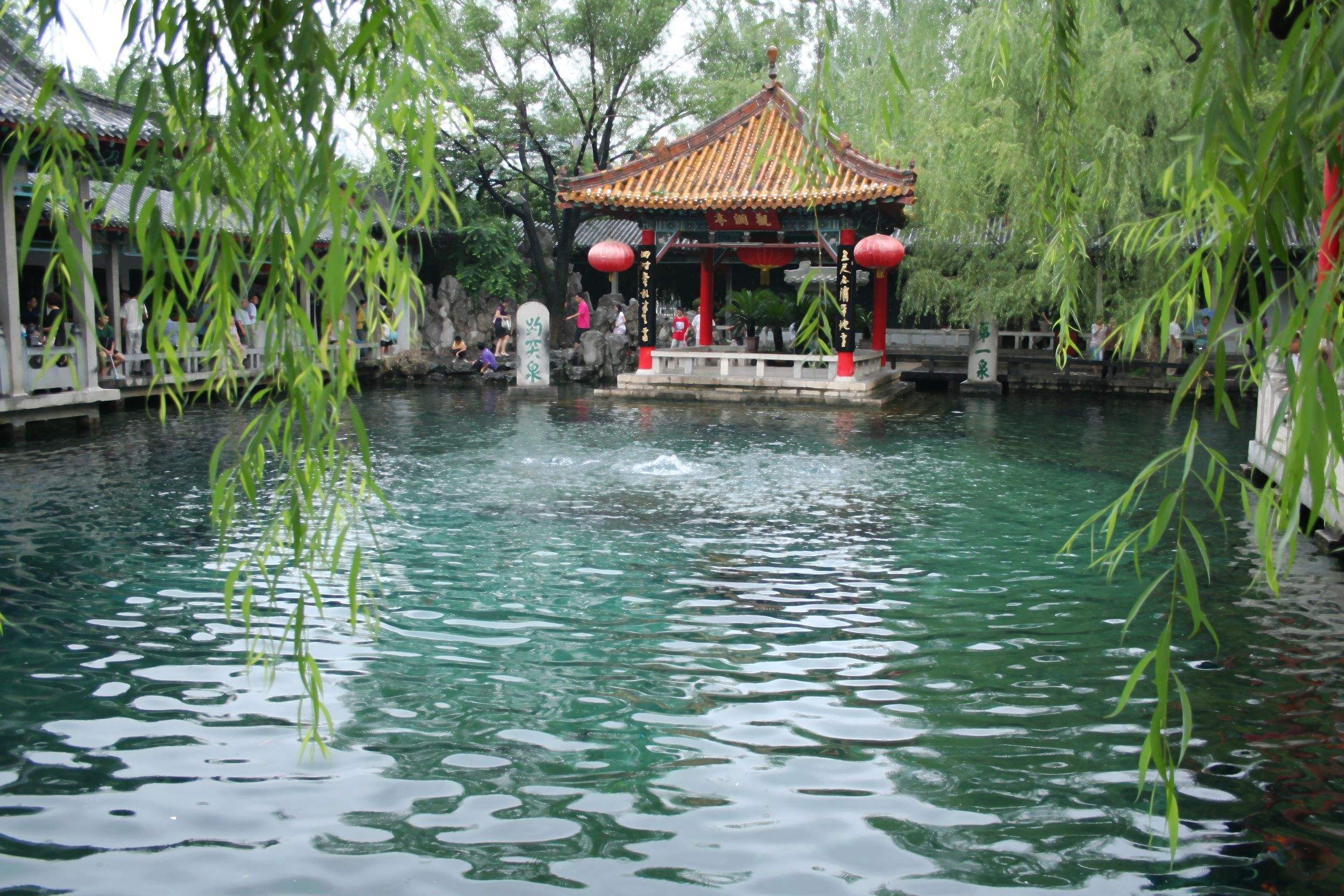 济南,一座古香古色的美丽泉城,更是旅游不可错过的地方