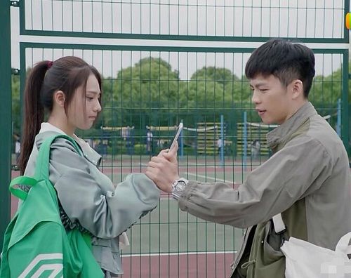 亲爱的,热爱的:米邵飞孙亚亚热恋期成立新组合,熬夜夫妇上线啦