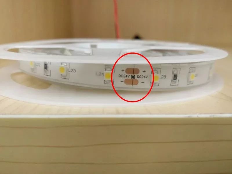 为啥低压灯带比高压灯带耐用原来只是中学问题